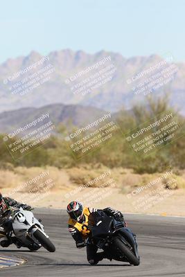 media/Nov-16-2025-Race Pace (Sun) [[8c5fa54630]]/Non Verified Riders (1st 20 Minutes)/2-Turn 10 (1010am)/